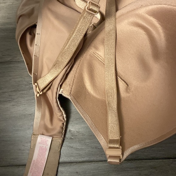 Victoria’s Secret Very Sexy Plunge 34d -adjustable strap location/multi-way nude - Picture 4 of 11